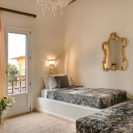 Scorpios Mansion Loft / Downtown Skala / Seaside *